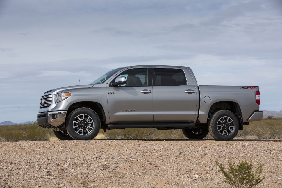 Toyota Tundra technical specifications and fuel economy